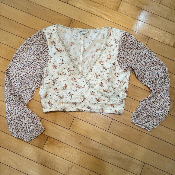 AMERICAN EAGLE Eyelet Mixed Print Cross Front Crop Top Blouse - small - Picture 3 of 8